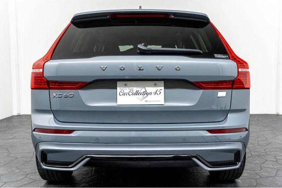 volvo xc60 T6 plugin hybrit yolda ...