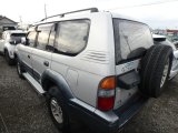 Toyota Land Cruiser 1997 yolda...